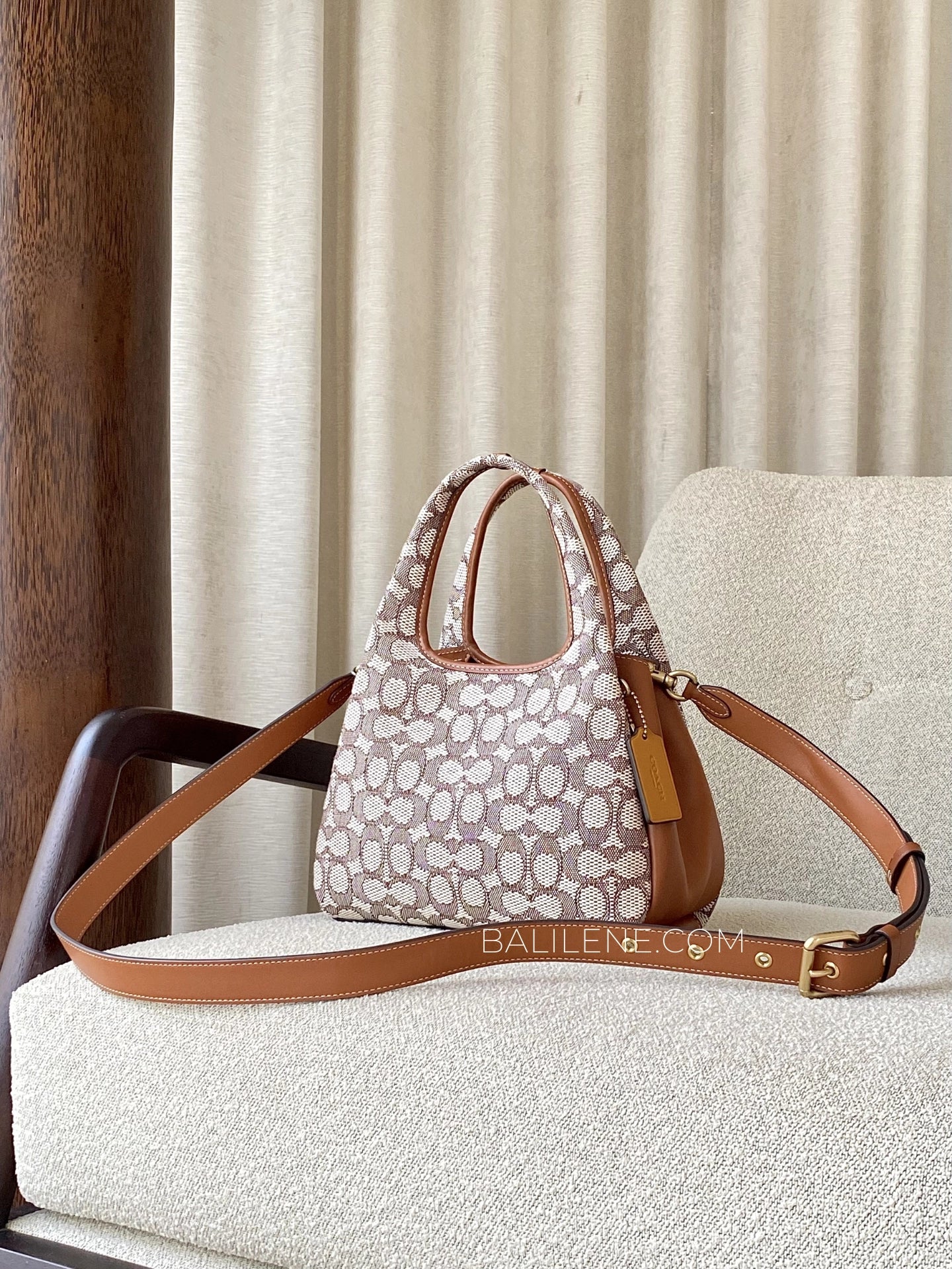 Coach-Lana-Shoulder-Bag-23-In-Signature-Jacquard-Burnished-Amber-balilene
