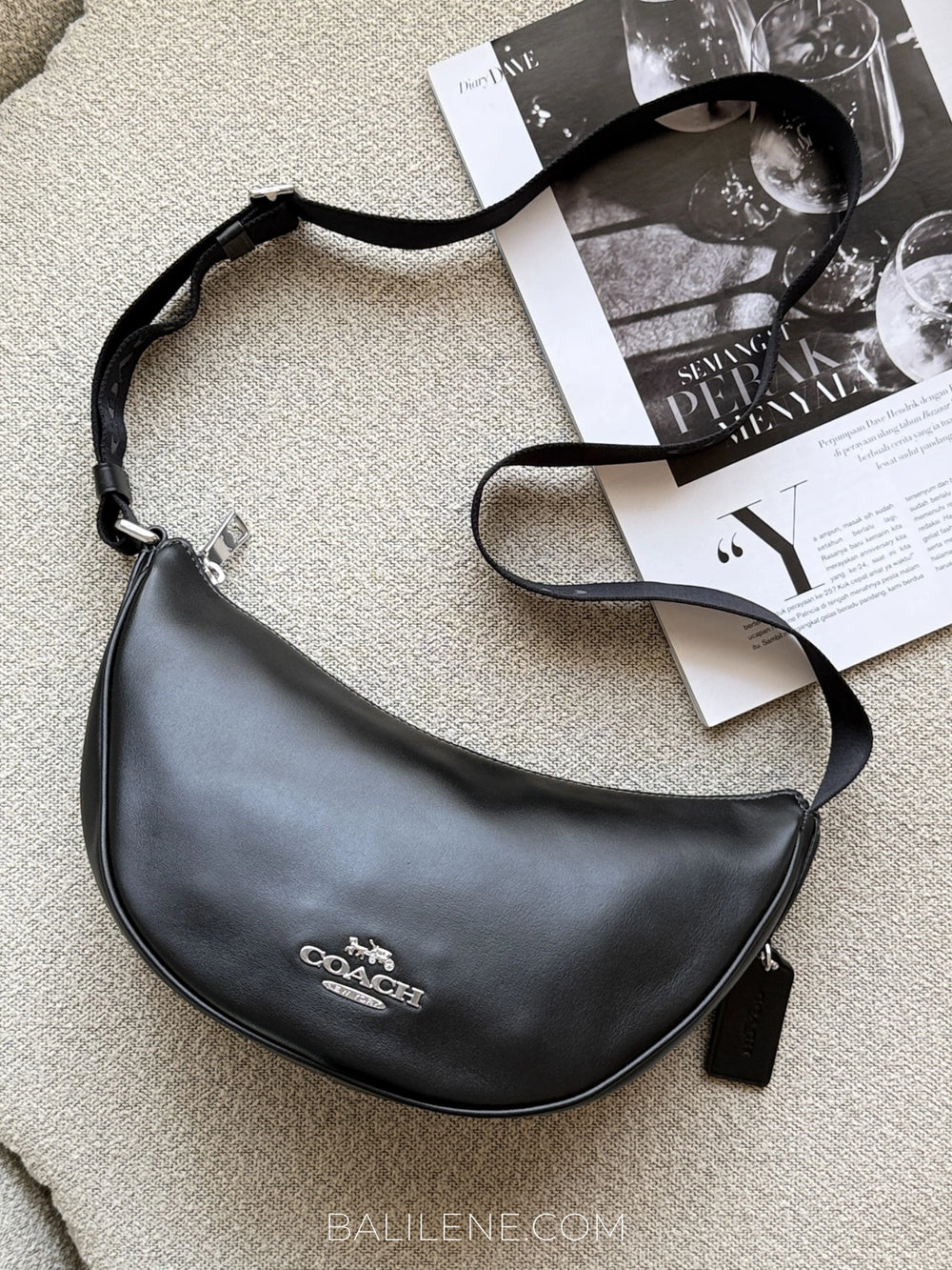 Coach-Pace-Shoulder-Bag-Black-balilene