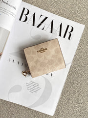Coach-Snap-Wallet-In-Signature-Canvas-Sand-Chalk-balilene
