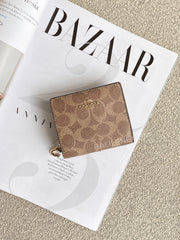 Coach-Snap-Wallet-In-Signature-Canvas-TAan-Brown-balilene