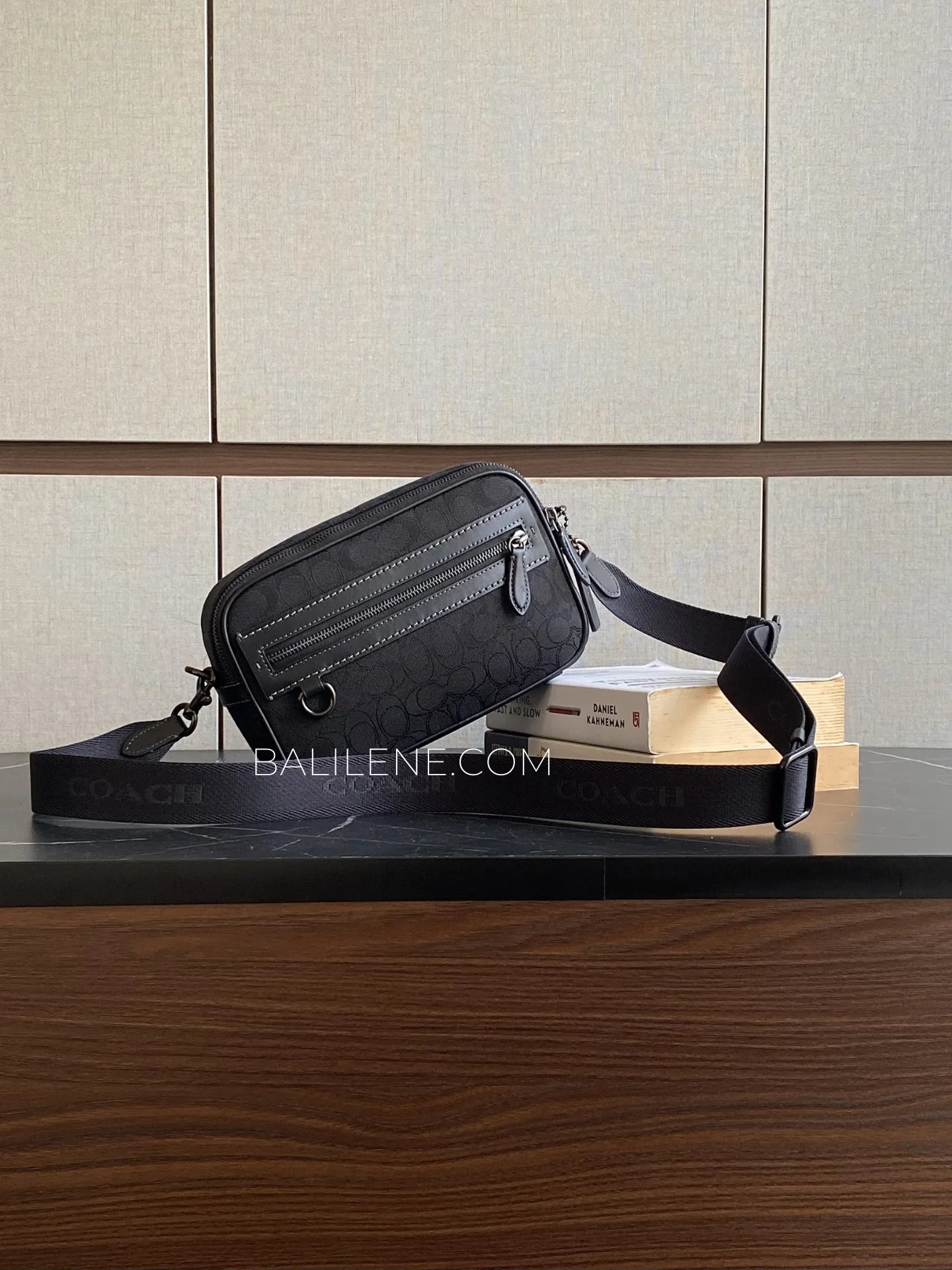 Coach-Theo-Camera-Bag-In-Signature-Jacquard-Black-balilene