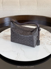 Coach-Travel-Kit-With-Speedclip-In-Signature-Canvas-Charcoal-balilene