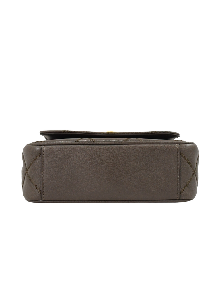 Detail-Bawah-Detail-Bawah-Tory-Burch-Willa-Mini-Top-Handle-Bag-Volcanic-Stone