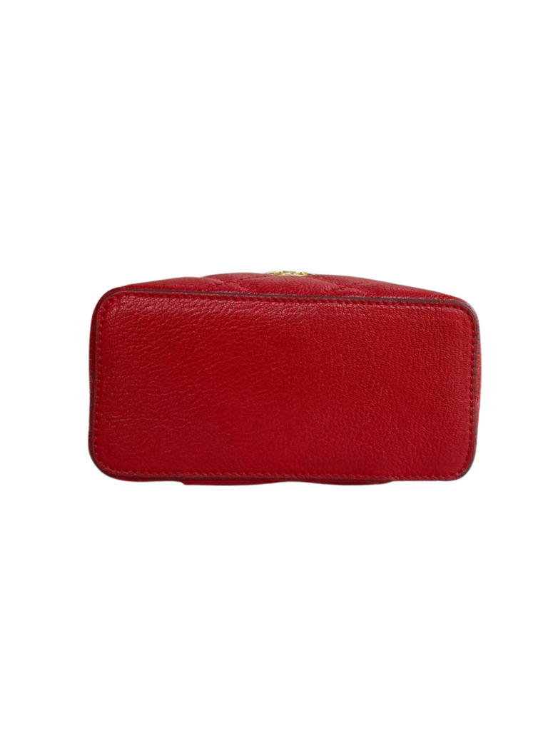 Detail-Bawah-Tory-Burch-Willa-Mini-Vanity-Bag-Redstone
