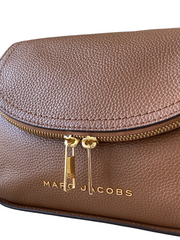 Detail-Marc-Jacobs-The-Groove-Mini-Messenger-Bag-Cognac