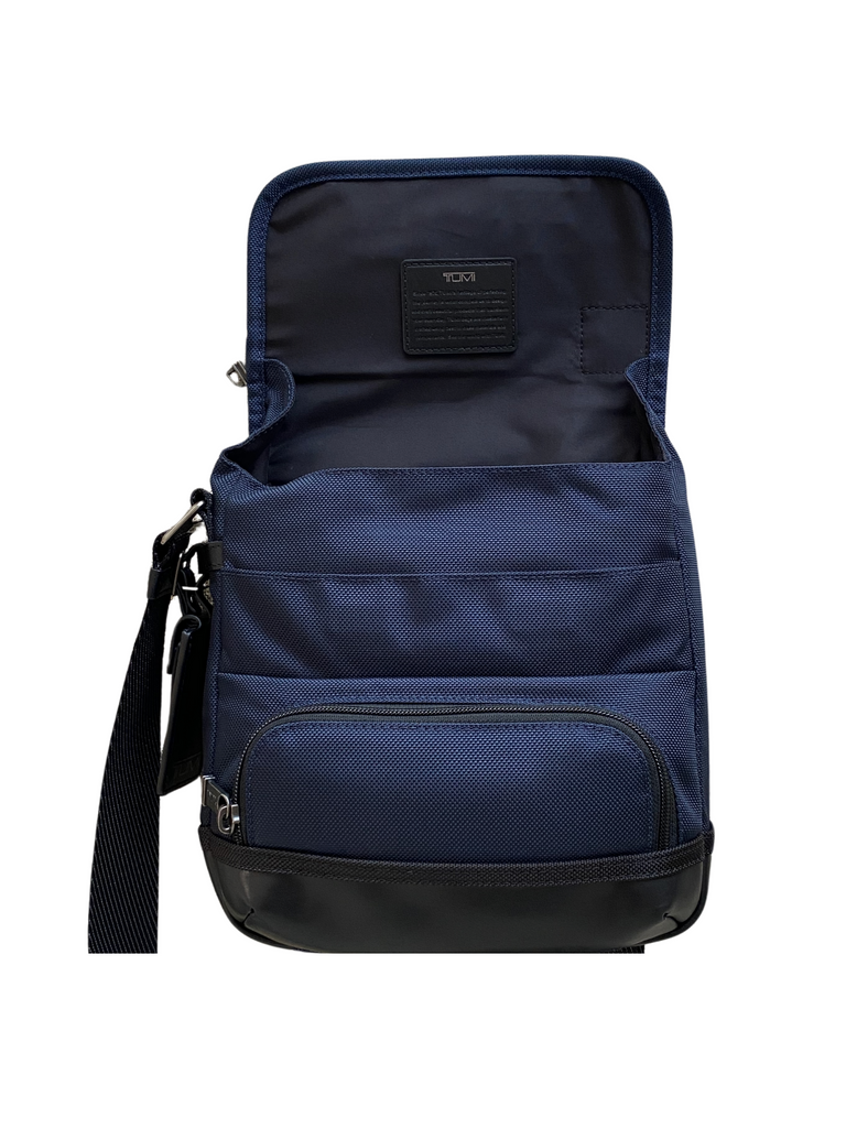 Detail-Tumi-Kerby-Crossbody-Bag-Navy