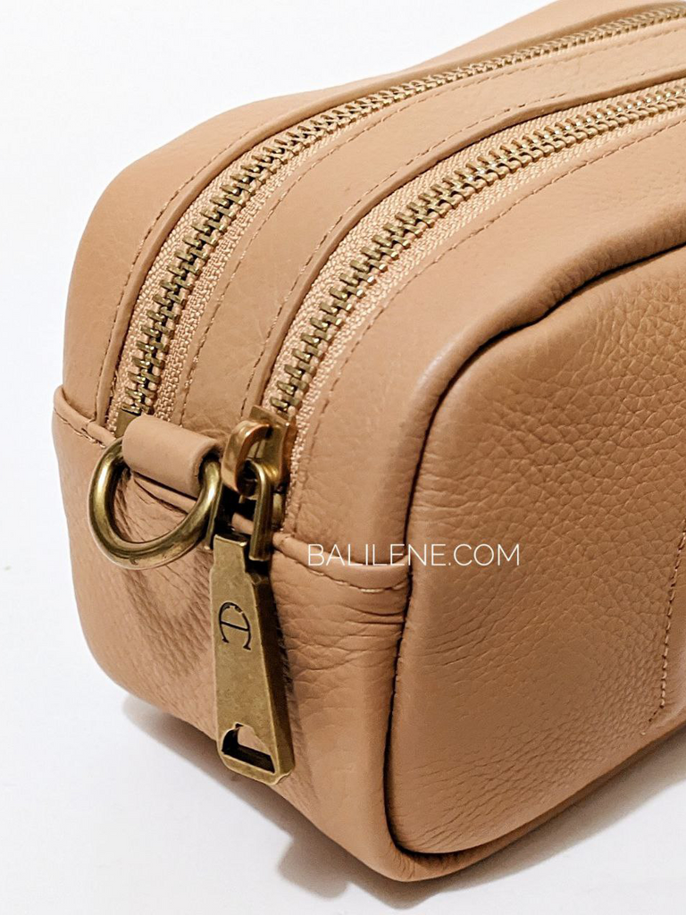 Etienne aigner adeline online camera bag