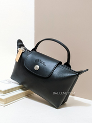on-produk-Longchamp-Le-Pliage-City-Top-Handle-Pouch-Black