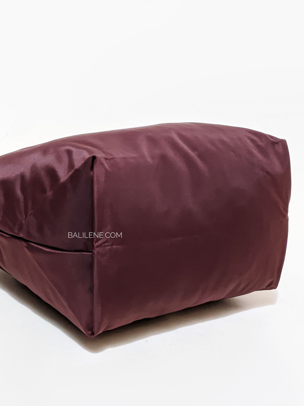 gambar-bawah-Longchamp-Le-Pliage-Green-Small-Top-Handle-Bag-Bordeaux