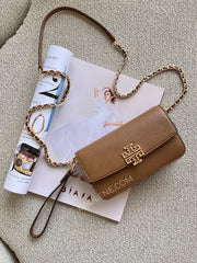 Tory-Burch-Britten-Chain-Wallet-W-Wristlet-Moose-balilene