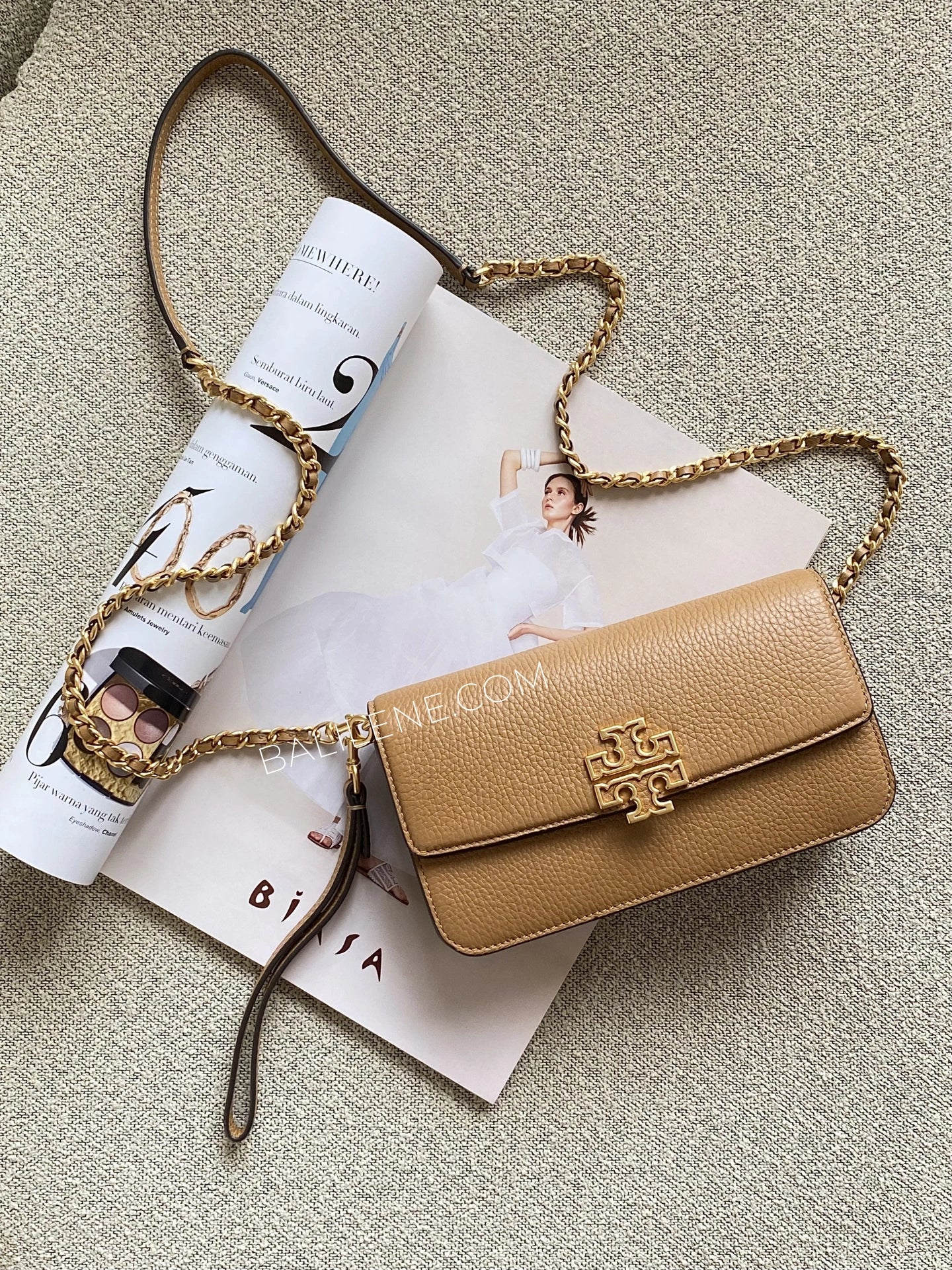 Tory-Burch-Britten-Leather-Chain-Wallet-With-Wristlet-Crossbody-Tiramisu-balilene