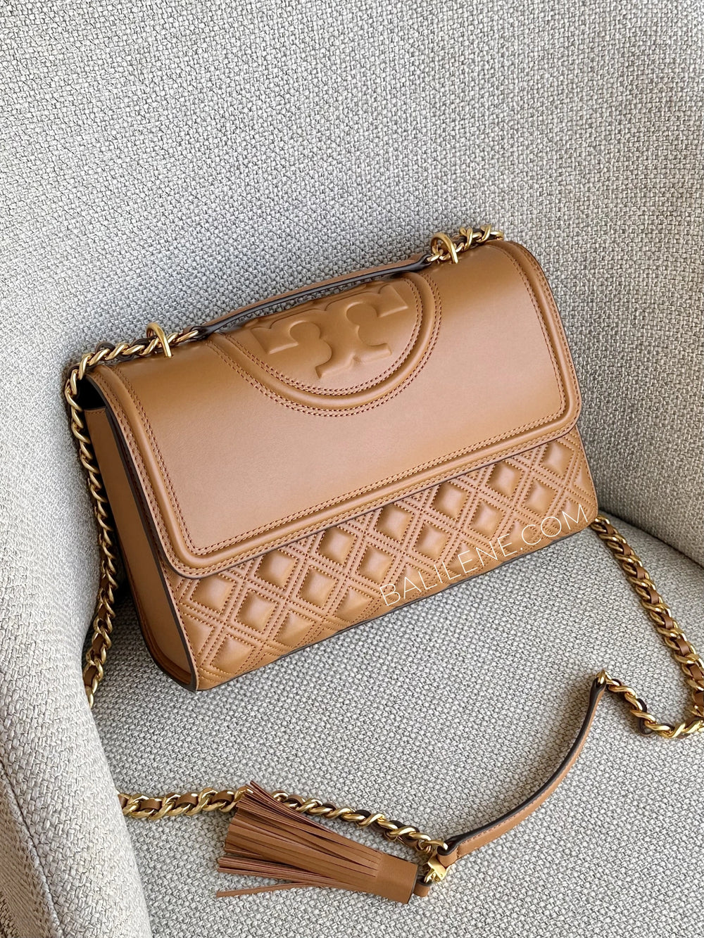 Tory-Burch-Fleming-Convertible-Shoulder-Bag-Kobicha-balilene