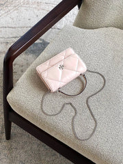 Tory-Burch-Kira-Diamond-Quilt-Mini-Top-Handle-Chain-Wallet-Soft-Pink-balilene