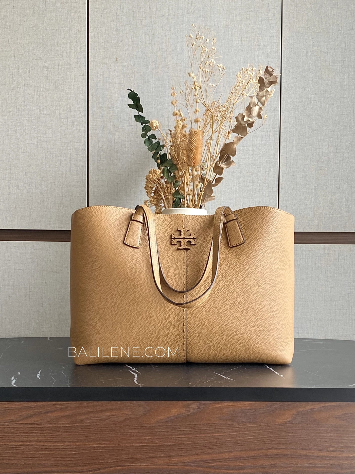 Tory-Burch-McGraw-Tote-Bag-Tiramisu-153234-balilene