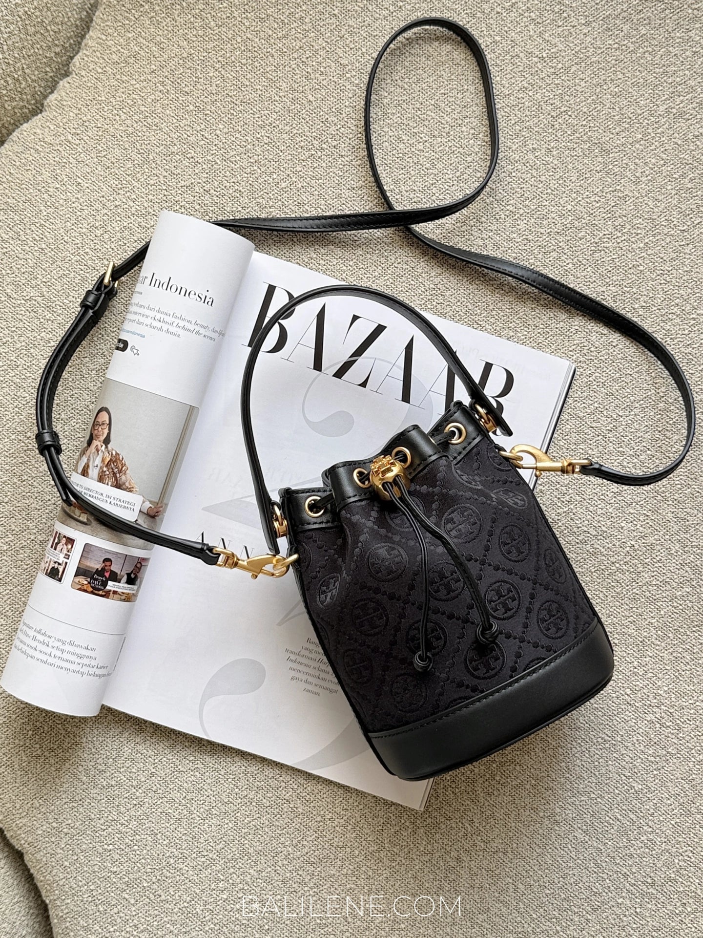 Tory-Burch-Mini-T-Monogram-Bucket-Bag-Black-balilene