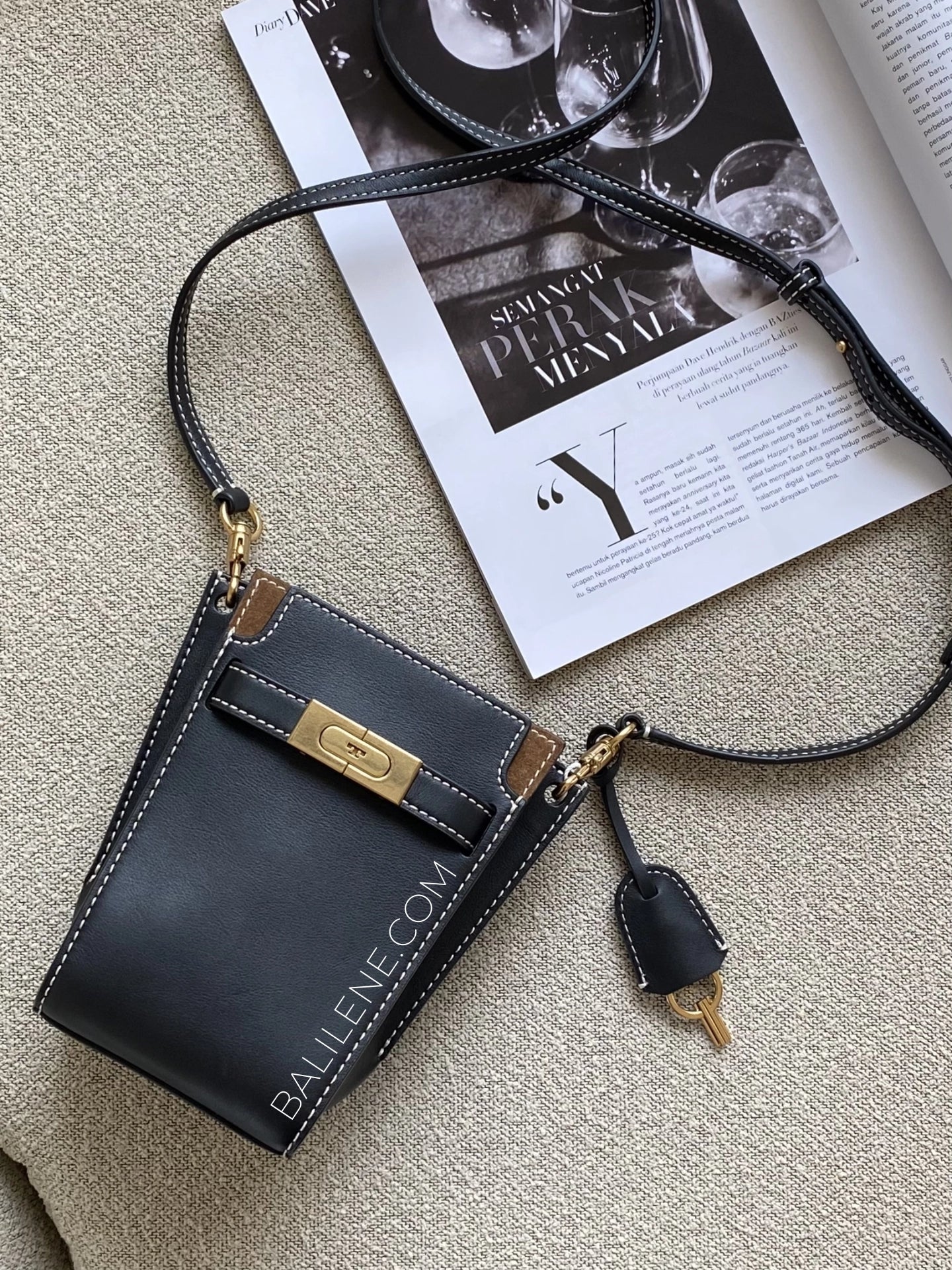 Tory-Burch-Petite-Lee-Radziwill-Pebbled-Double-Bucket-Bag-Black-balilene