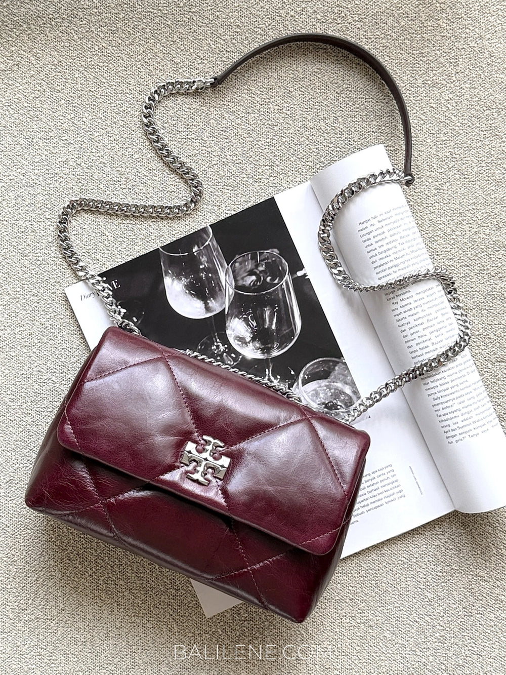 Tory-Burch-Small-Kira-Diamond-Quilt-Distressed-Shoulder-Bag-Dark-Carmine-balilene