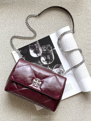 Tory-Burch-Small-Kira-Diamond-Quilt-Distressed-Shoulder-Bag-Dark-Carmine-balilene