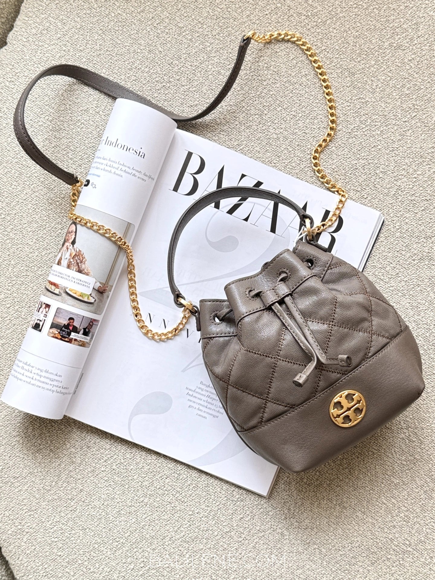 Tory-Burch-Willa-Mini-Bucket-Bag-Volcanic-Stone-balilene