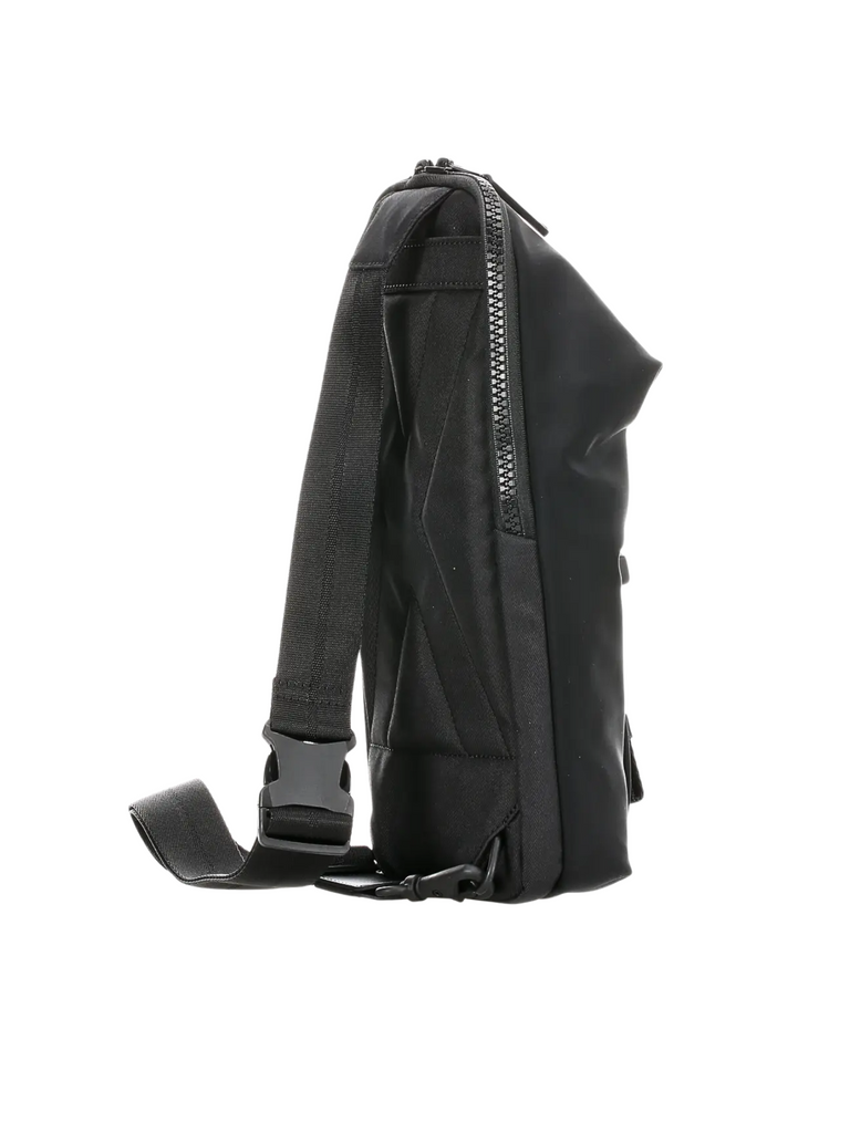 Tumi-Tahoe-Bozeman-Sling-Bag-Black