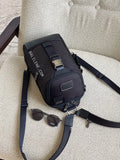 Tumi-Woodland-Sling-Black-balilene