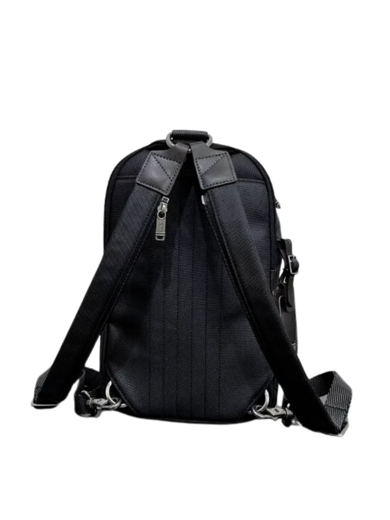 bagian-belakang1-Tumi-Woodland-Sling-Black