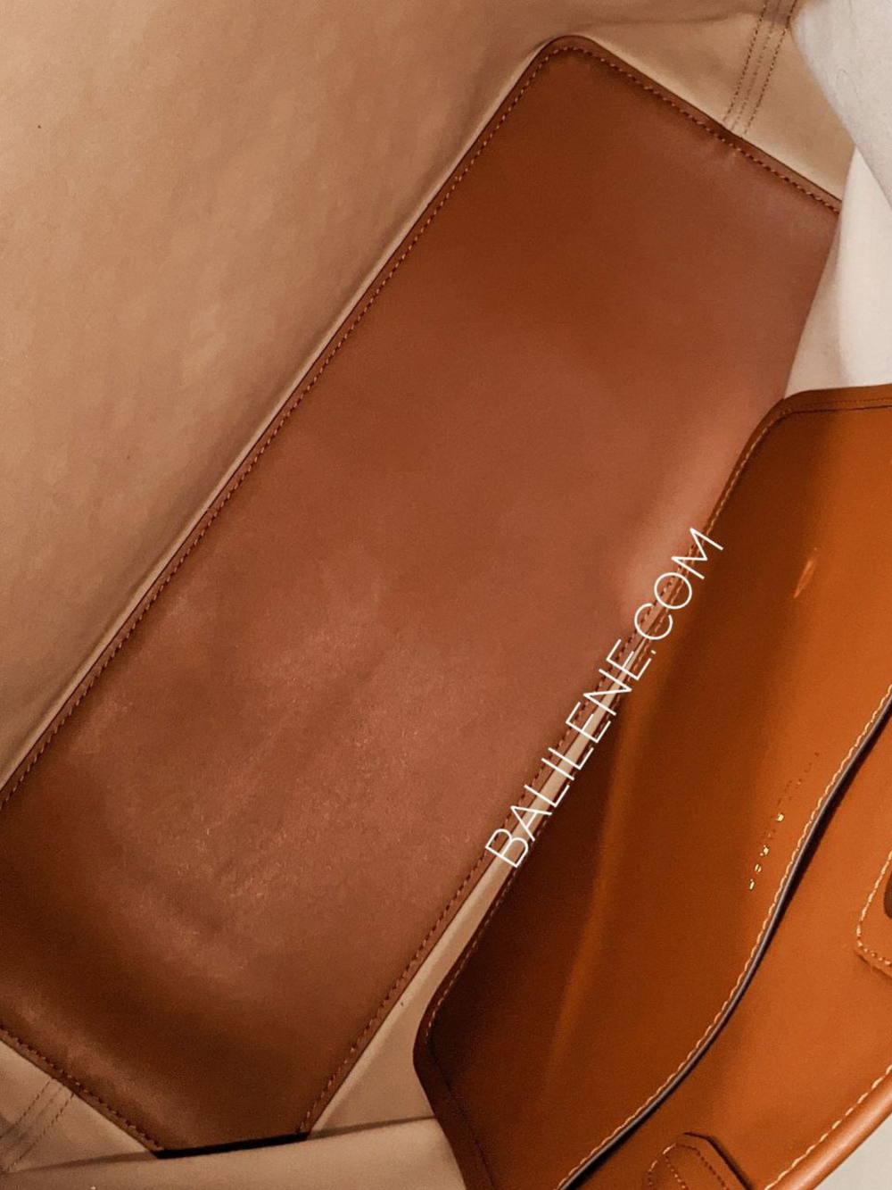 bagian-dalam-Tory-Burch-Geo-Logo-Zip-Tote-Light-Multi-Logo-Allover