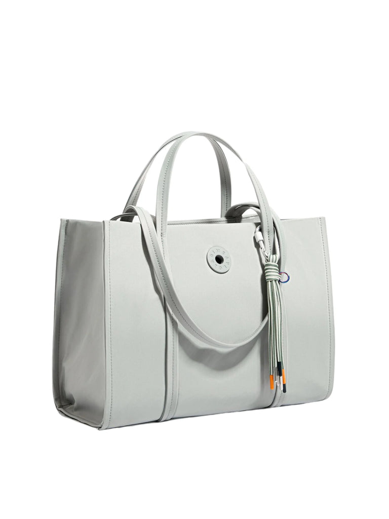 bagian-depan-Bimba-Y-Lola-Chimo-logo-plaque-Medium-Nylon-Shopper-Bag-Light-GreyWEBP_1