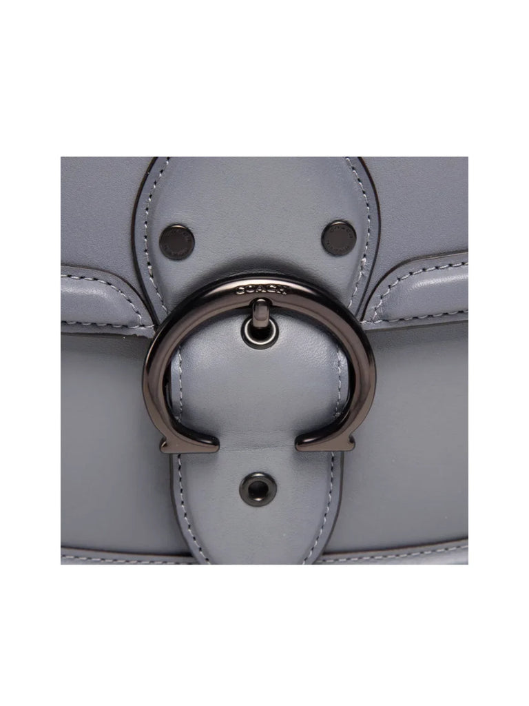 detail-Coach-Beat-Saddle-Glove-Tanned-Leather-Bag-In-GreyWEBP