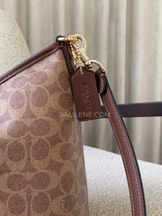 detail-Coach-Laurel-Shoulder-Bag-In-Signature-Canvas-Tan-Brown-balilene
