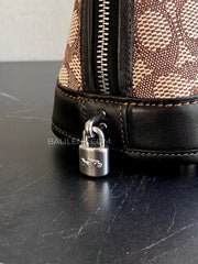 detail-Coach-Revel-Bag-24-In-Signature-Textile-Jacquard-Cocoa-Black-balilene