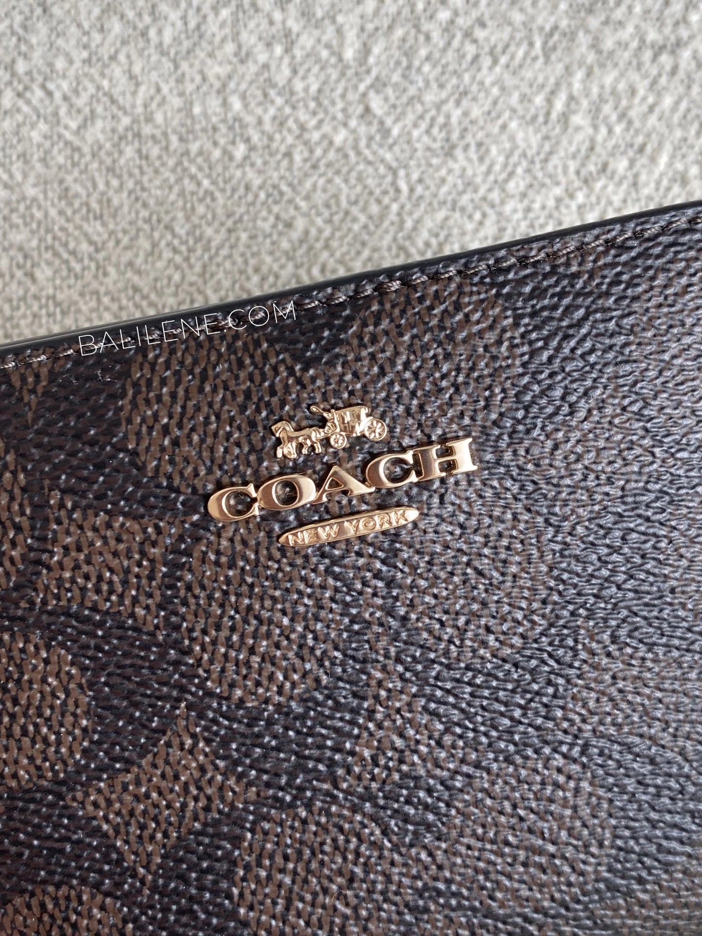 detail-Coach-Snap-Wallet-In-Signature-Canvas-Walnut-Black-balilene