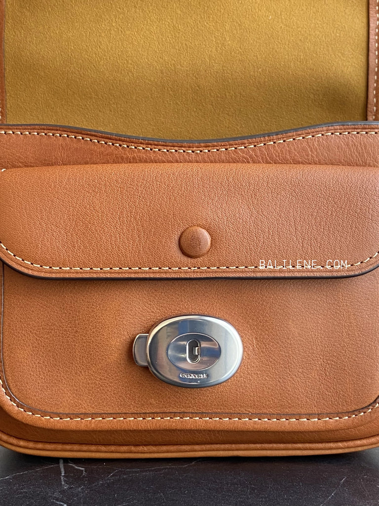 detail-Coach-Tabby-Messenger-19-Burnished-Amber-balilene