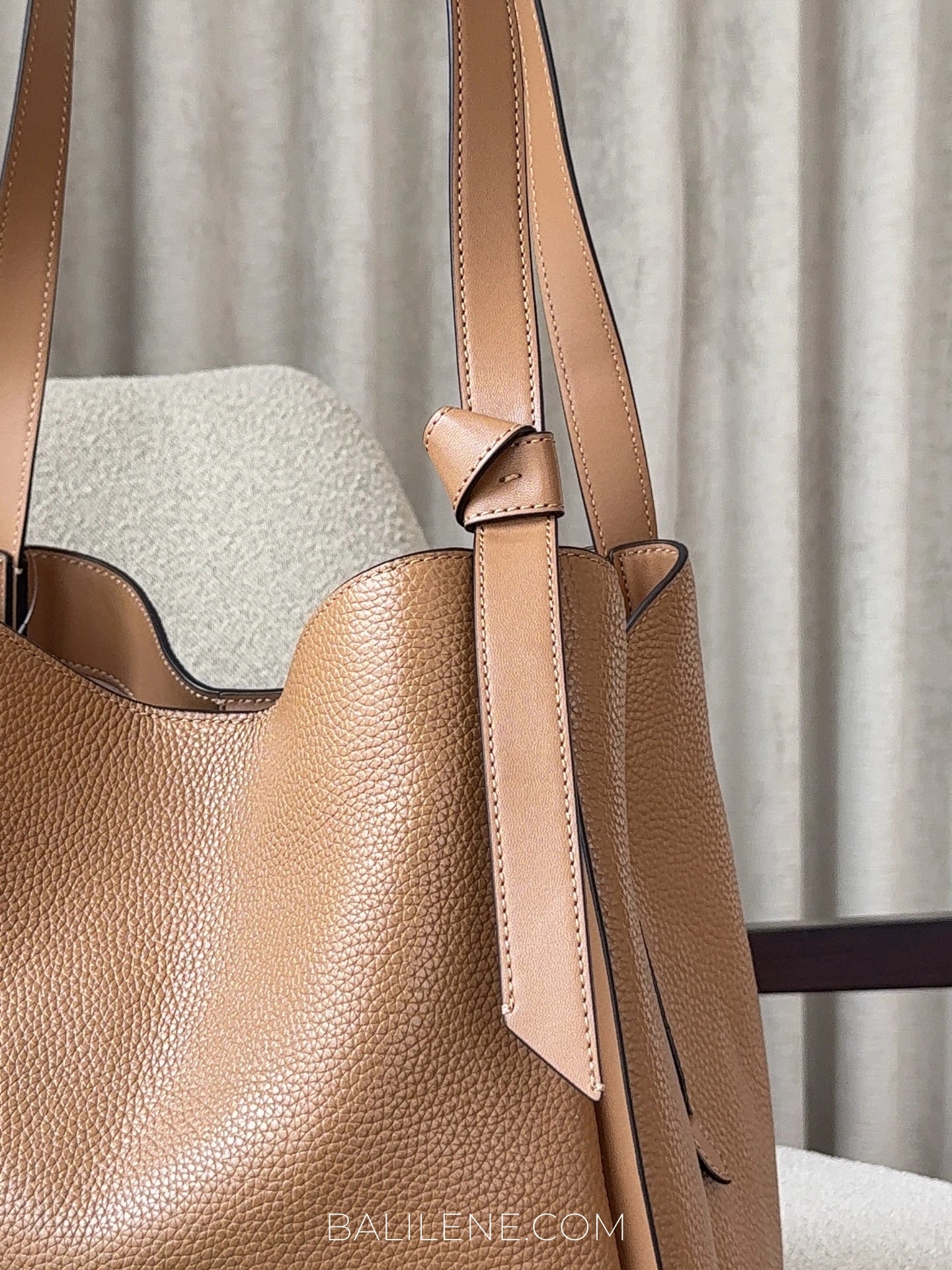 detail-Kate-Spade-Knott-Large-Carryall-Bag-Bungalow-balilene