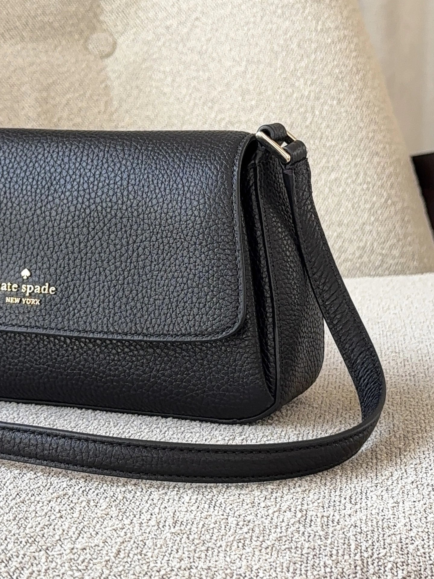 detail-Kate-Spade-Sutton-Mini-Flap-Crossbody-Black-balilene