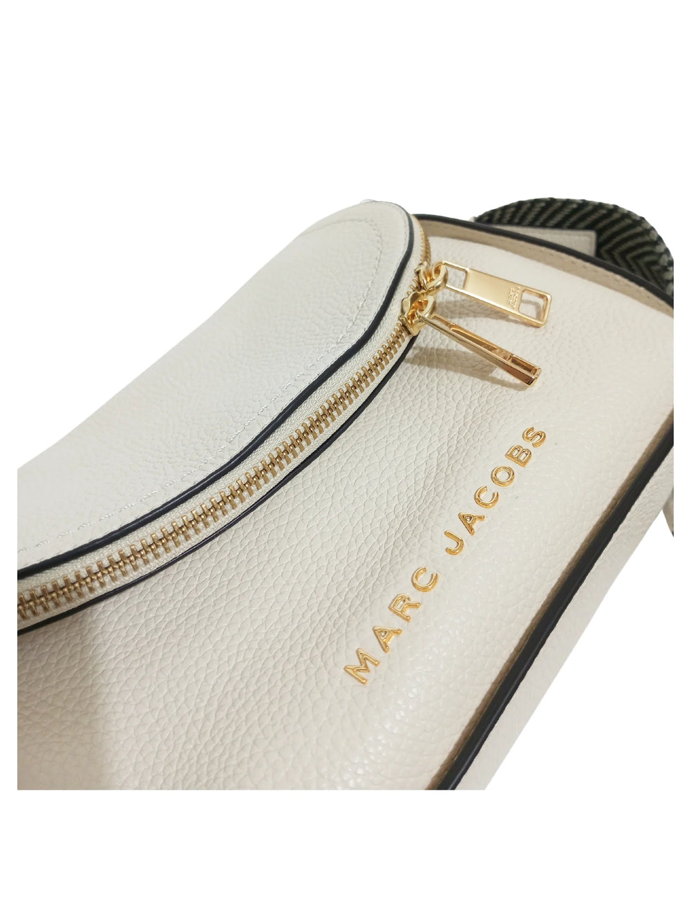 detail-Marc-Jacobs-The-Groove-Mini-Messenger-Bag-Marshmallow
