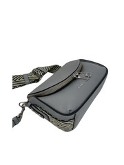 detail-Marc-Jacobs-The-Groove-Mini-Messenger-Grey