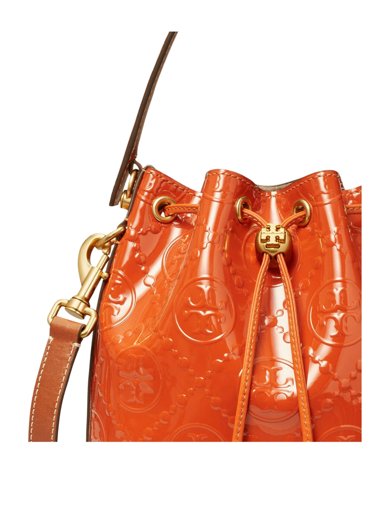 detail-Tory-Burch-T-Monogram-Patent-Embossed-Bucket-Bag-Spring-Spice