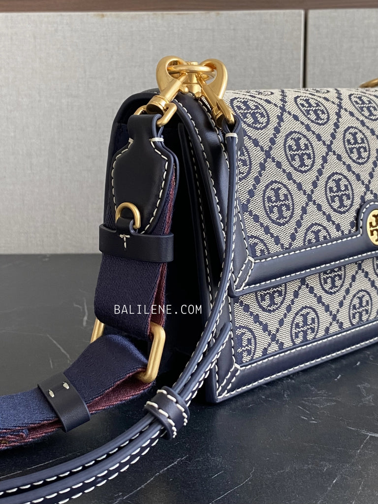 detail-Tory-Burch-T-Monogram-Small-Jacquard-Shoulder-Bag-Tory-Navy-balilene