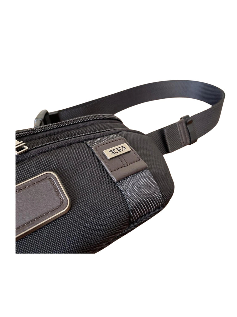 detail-Tumi-Alpha-Bravo-Milton-Belt-Bag-Black