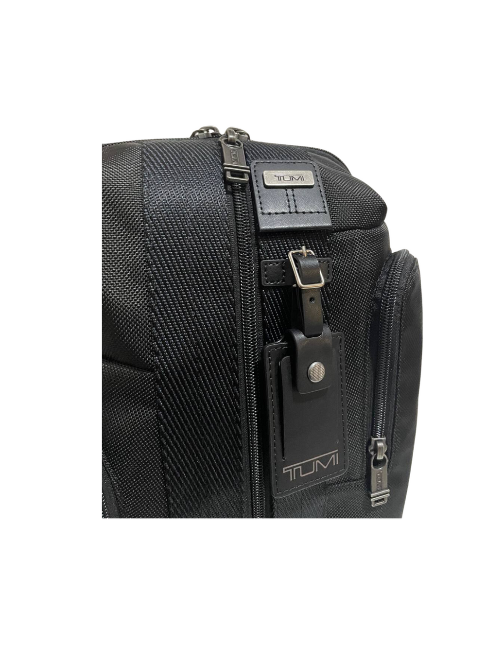 detail-Tumi-Higgins-Sling-Bag-Black