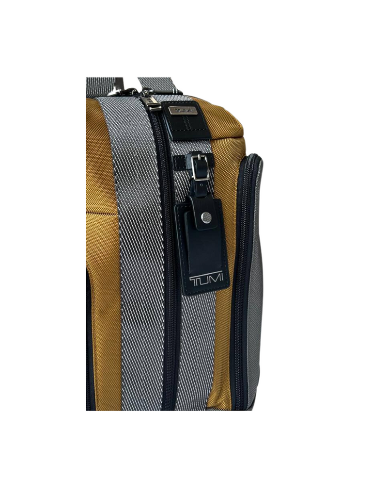 detail-Tumi-Men-Higgins-Sling-Pack-Golden-Brown