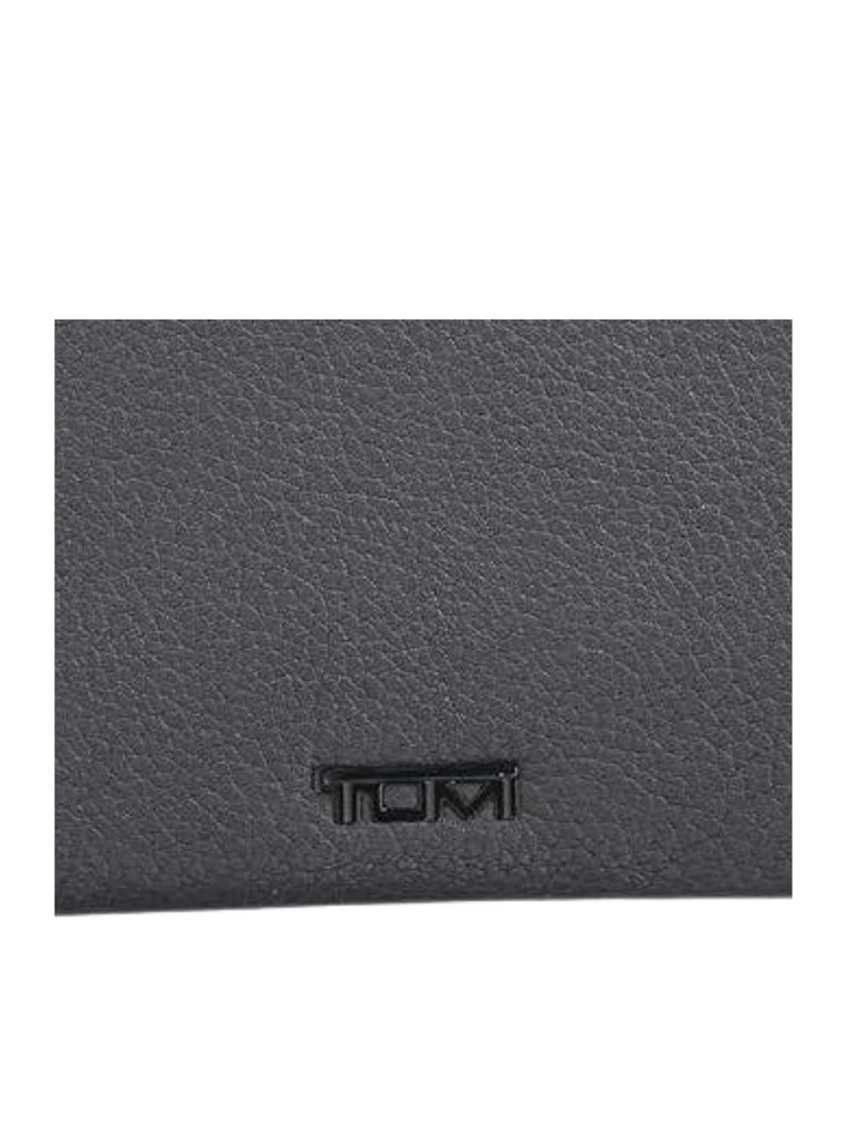 detail-Tumi-Nassau-SLG-Double-Billfold-Wallet-Grey-Textured