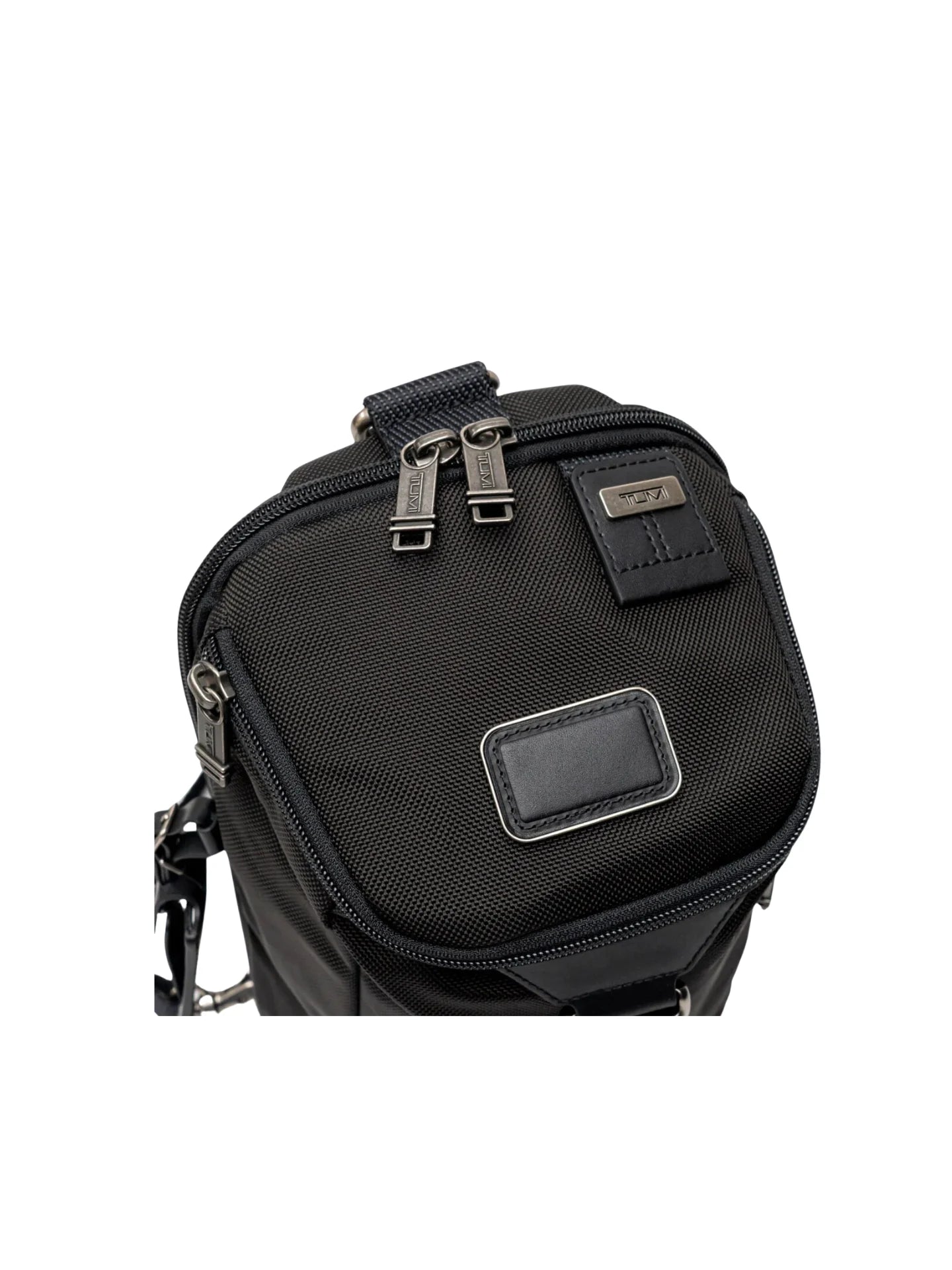 detail-atas-Tumi-Wooland-Sling-Black