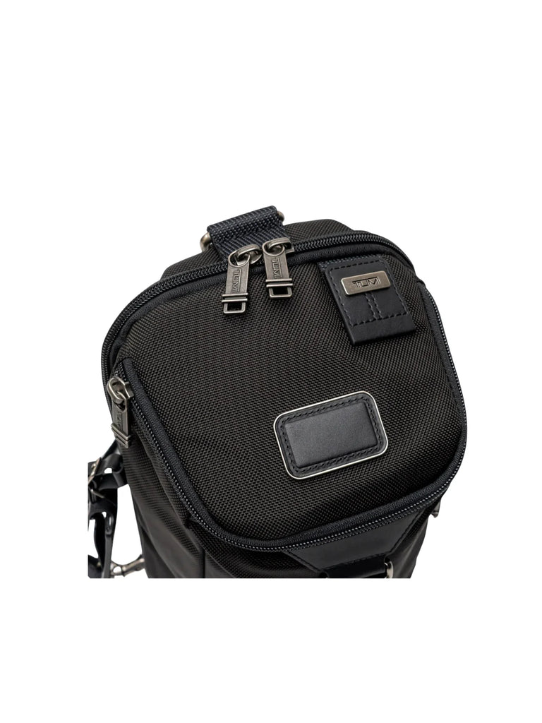 detail-atas-Tumi-Wooland-Sling-Black