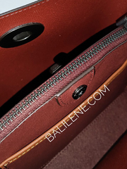 detail-bagian-dalam-tas-Coach-Willow-Bucket-Bag-In-Colorblock-Flax-Multi