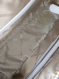 detail-bagian-dalam-tas-Michael-Kors-Blaire-Extra-Small-Logo-Duffle-Crossbody-Bag-Vanilla