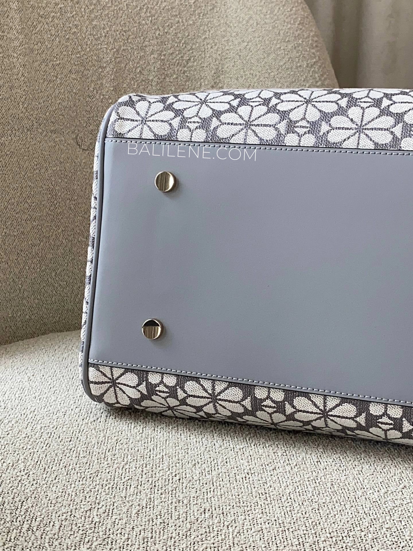 detail-bawah-Kate-Spade-Flower-Jacquard-Large-Everything-Tote-Bag-Grey-Multi-balilene