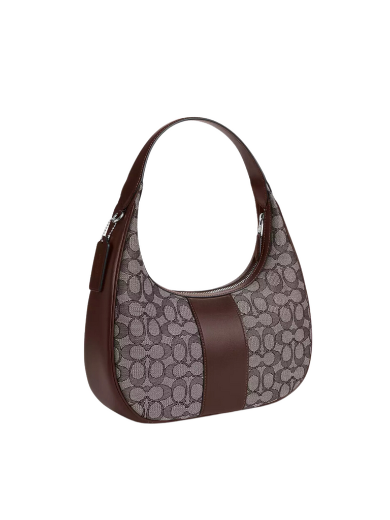 detail-belakang-Coach-Carmen-Shoulder-Bag-In-Signature-Jacquard-Oak-Maple
