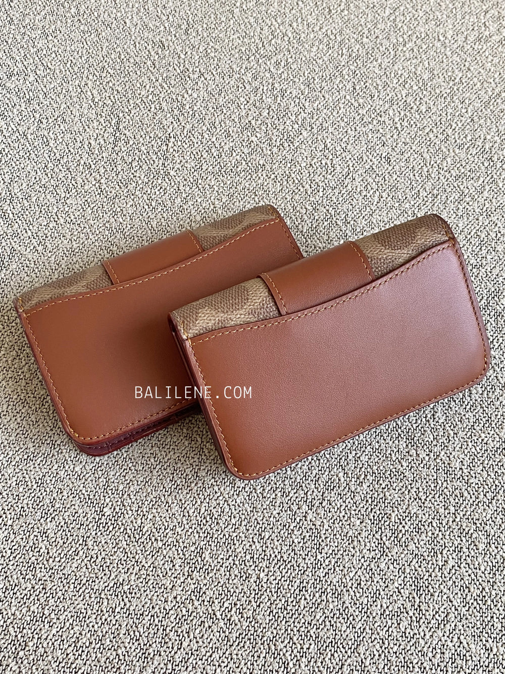 detail-belakang-Coach-Essential-Slim-Card-Case-In-Signature-Canvas-Tan-Caramel-balilene